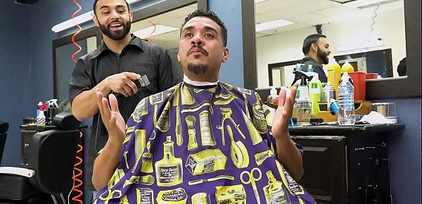  Latina Twerker Rose Monroe Welcomes Barber Shop Customer the Sexy Way
